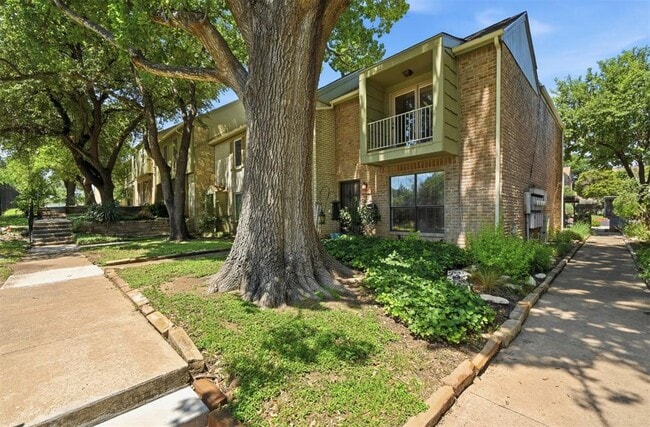Building Photo - 9009 N Plaza