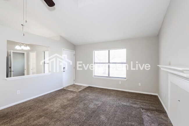 Building Photo - 3654