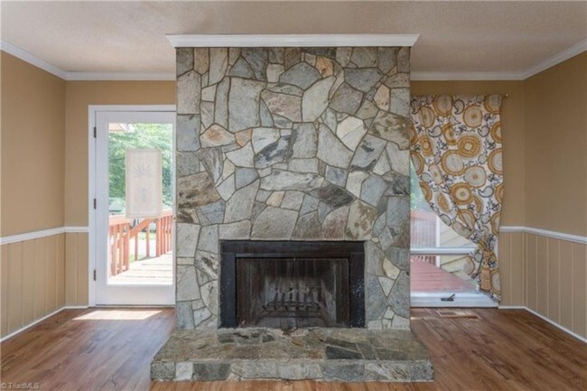 Building Photo - 204 Brambleton Ct