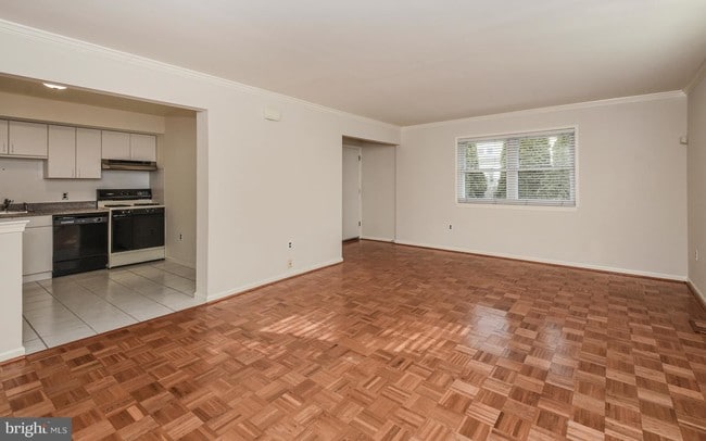 Building Photo - 805 Wyndmoor Ave