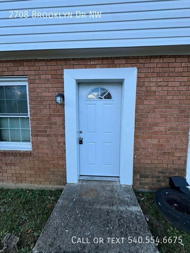 Photo - 2708 Brooklyn Dr NW House
