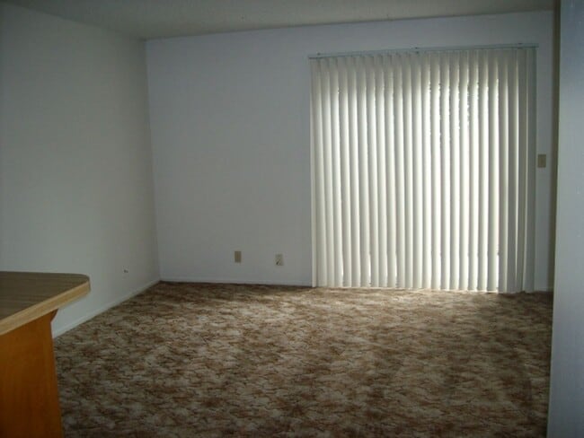 Building Photo - 140 Van Nuys Ave