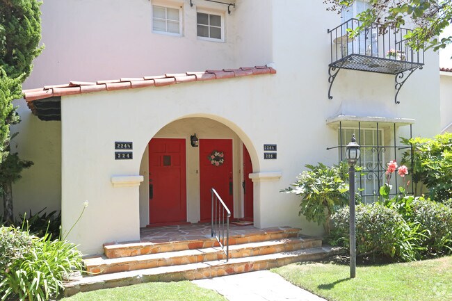 Building Photo - 224-226 1/2 S Spalding Dr