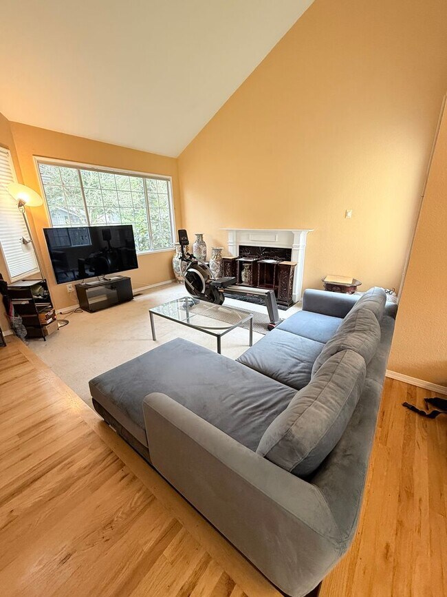 Foto del edificio - Beautiful 4BR Home in Kirkland Highlands – Prime Location