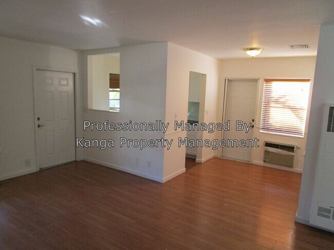 Building Photo - 1403 SW 9th St