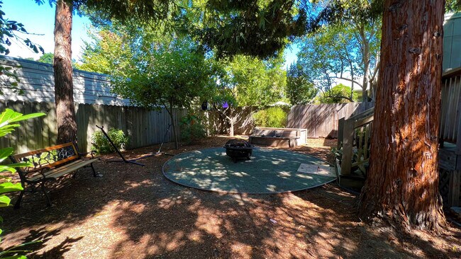 Foto del edificio - 6501 Raymond St