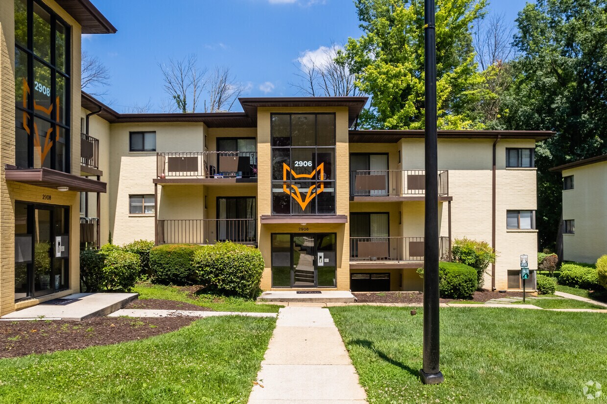 Fox Glen Apartments 5902 Cross Country Blvd Baltimore, MD