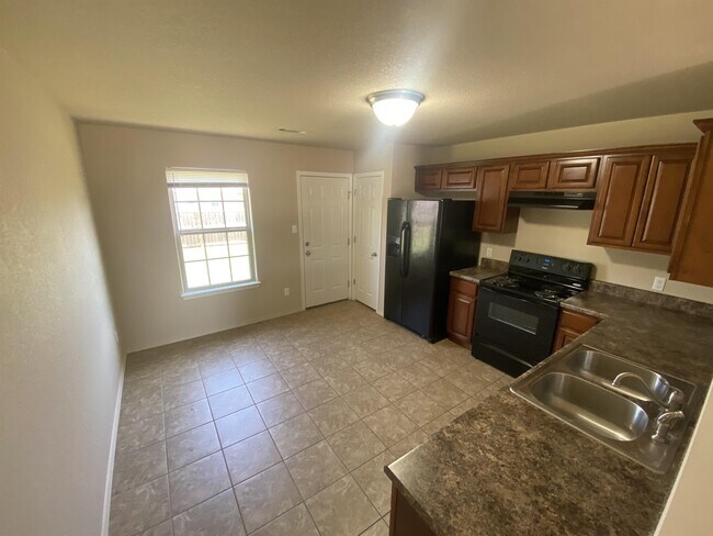 Building Photo - 1912 Willow Oak Dr