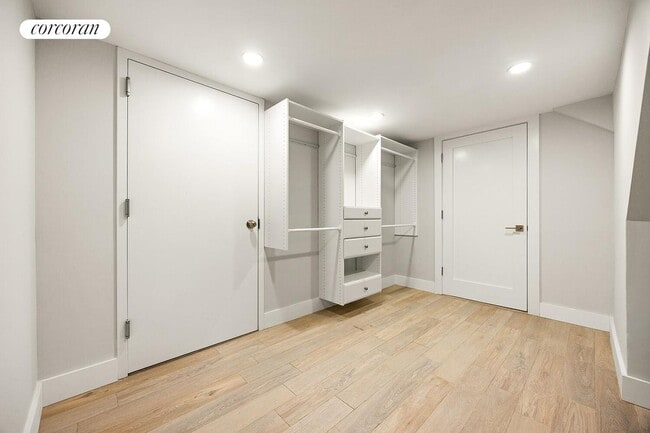 Foto del edificio - 573 Gates Ave