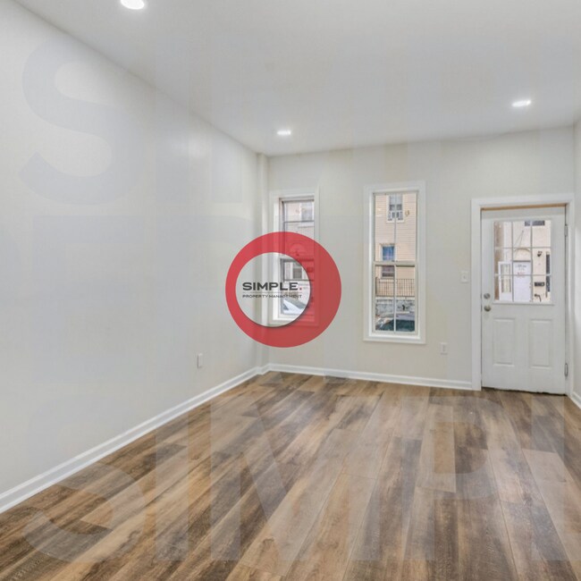 Foto del edificio - 4 Bedroom / 1 bathroom house