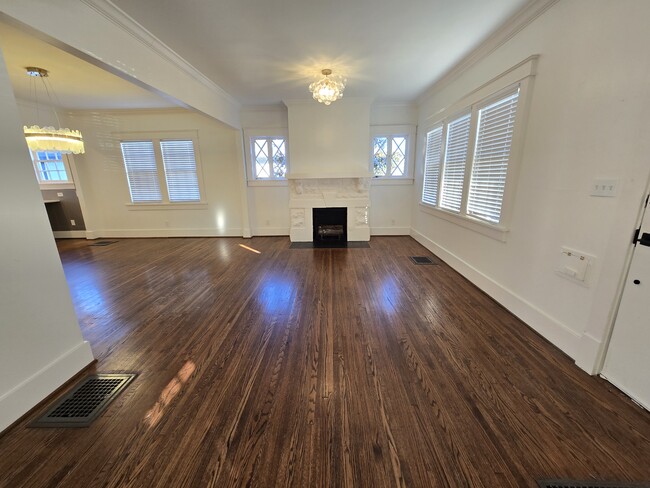 Foto del edificio - 1514 Sweetbriar Ave