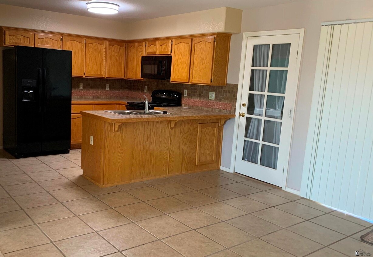 Foto del edificio - 36360 Margaret St