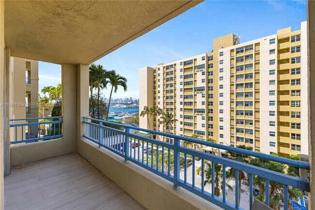 Building Photo - 90 Alton Rd