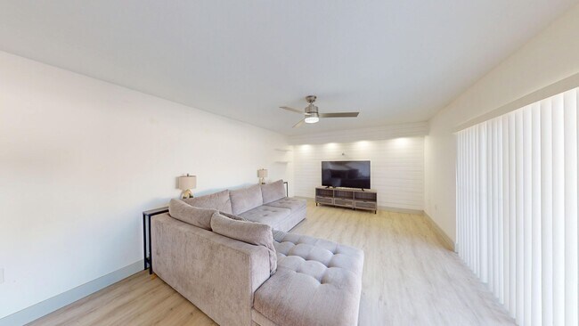 Building Photo - 2Bd/ 2.5Ba Townhouse in Villages of Palm Beach Lakes