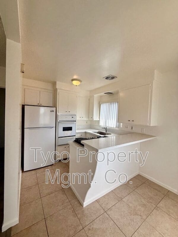 Building Photo - 152 Third Avenue