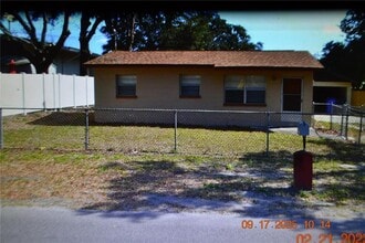 Building Photo - 14935 Pine Crest Rd