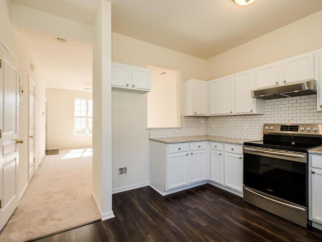 Foto del edificio - 3023 Nevin Place Dr