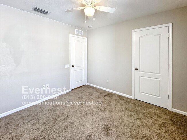 Foto del edificio - 26541 Castleview Way
