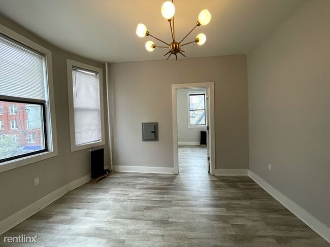 Building Photo - 2 br, 1 bath House - 303 58th St. 10 Unit 10