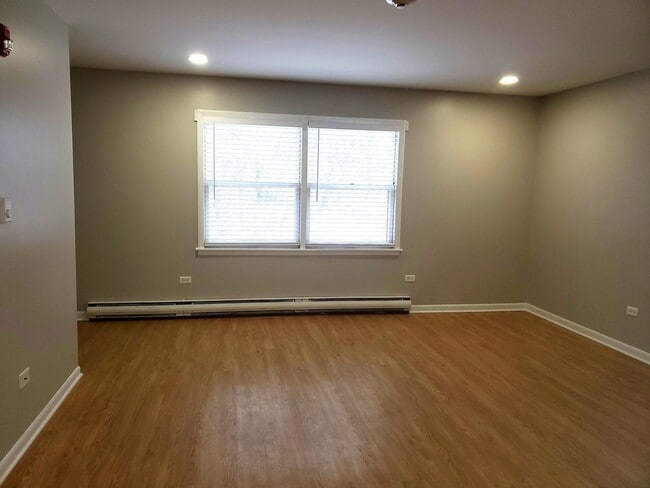 Building Photo - 4713 Elm St