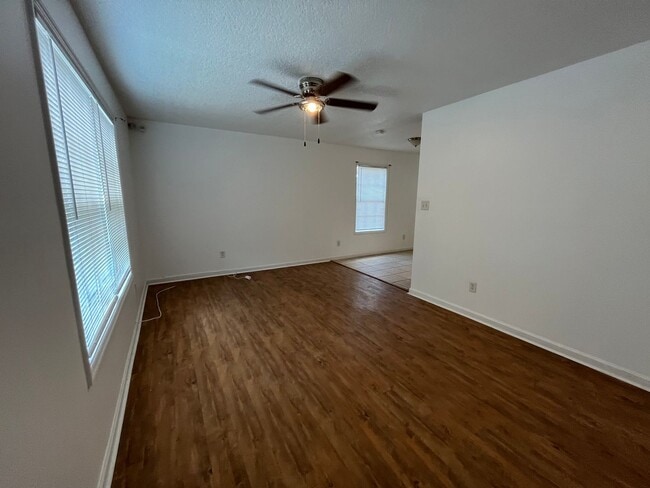 Building Photo - 1742 Eli Pl
