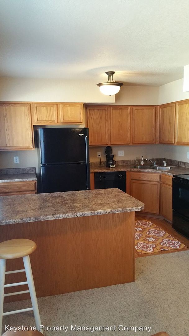 Building Photo - 1 br, 1 bath Apartment - 415 Grandview Court