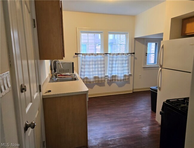 Foto del edificio - 3557 Lynnfield Rd