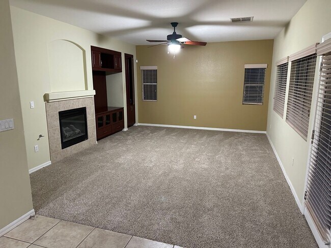 Foto del edificio - Summerlin~4 Bedroom~Private Pool~All Appli...
