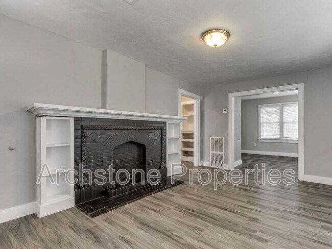 Building Photo - 4409 N Military Ave