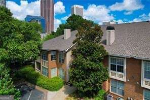 Building Photo - 200 Renaissance Pkwy NE