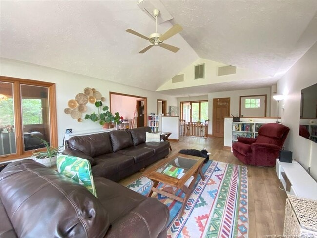 Building Photo - 3299 Liverpool Dr