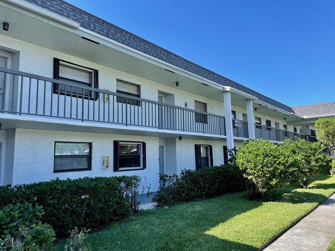 1271 SE Parkview Pl Unit H 4, Stuart, FL 34994 Condo for Rent in