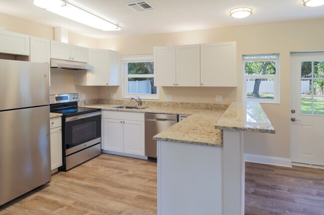New Kitchen top to bottom - granite and new appliances and cabinets - 708 62nd Ave S