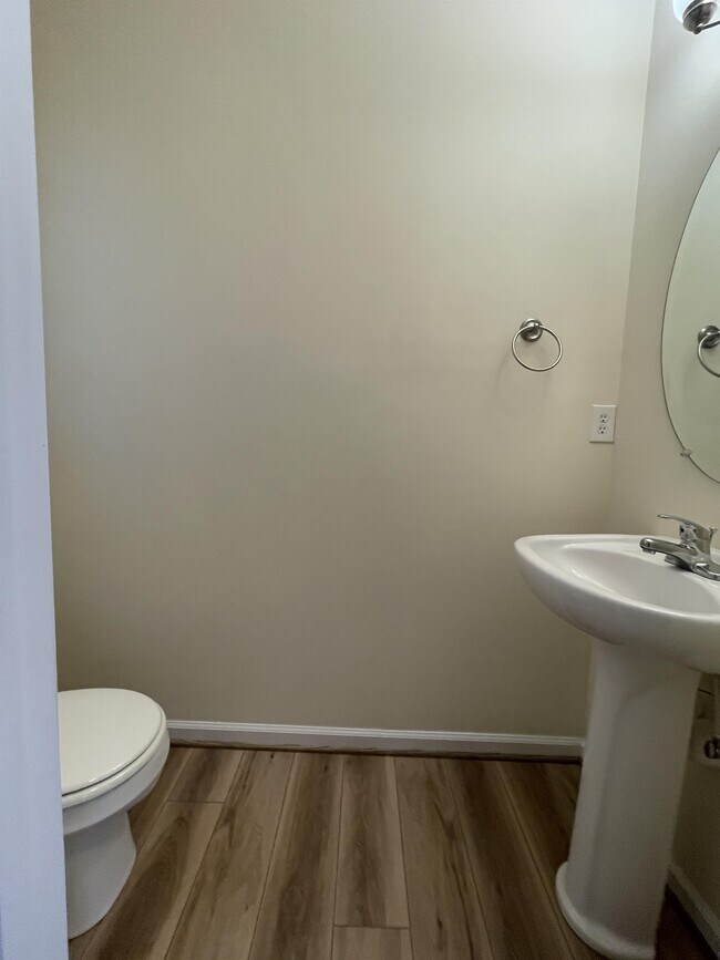 Foto del edificio - 2434 N Berkshire Rd
