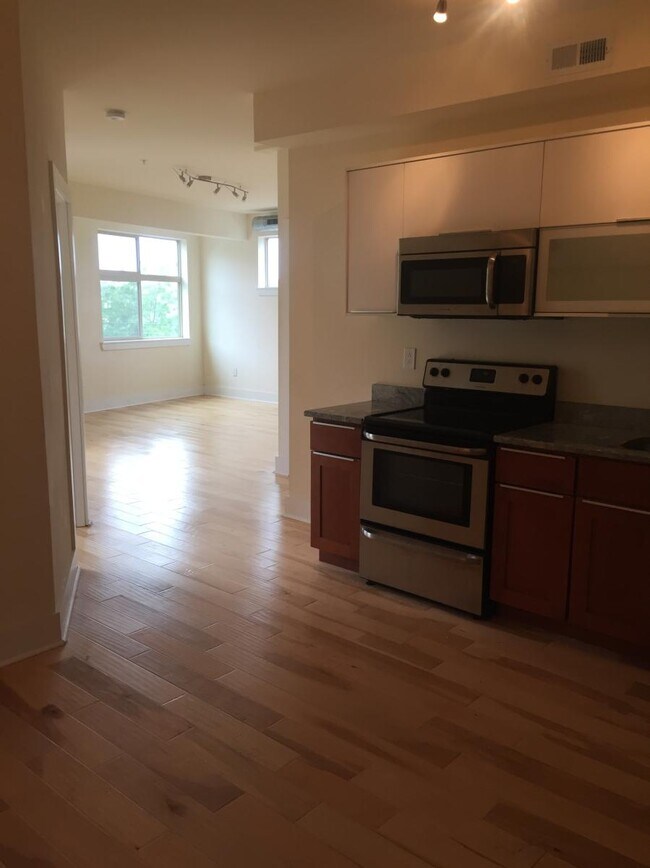 Foto del edificio - 1605 E Montgomery Ave