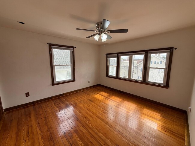 Building Photo - 19 Pitman St