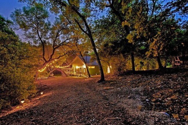 Building Photo - 1419 Redbud Trail