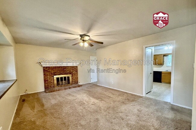 Photo - 1070 Iris Street House