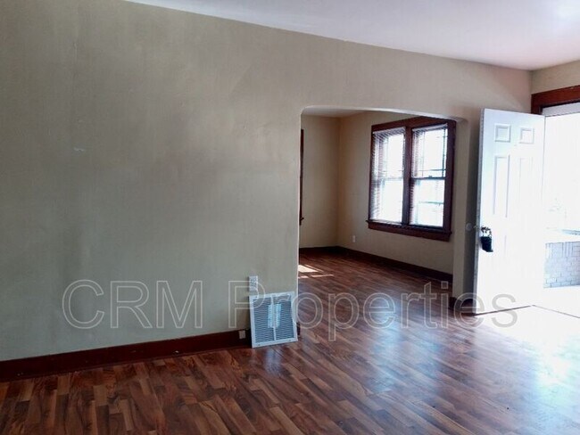 Foto del edificio - 644 Greenlawn Ave