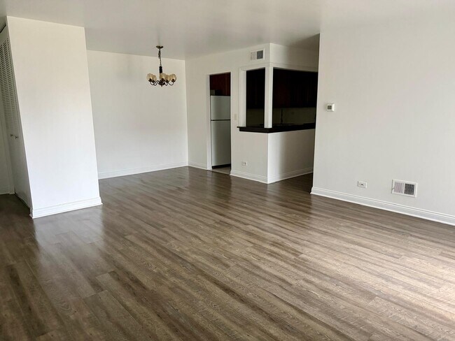 Foto del edificio - 7400 Grand Ave