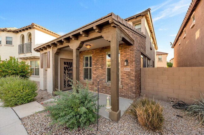 Building Photo - Charming 3 bed 2.5 bath - Cross streets: 2...