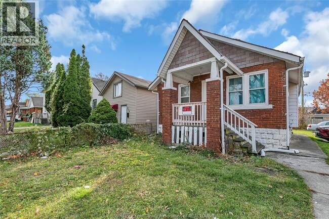 Photo du bâtiment - 915 Josephine Ave