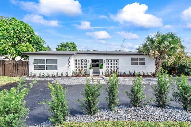 Building Photo - 5800 NE 18th Ave