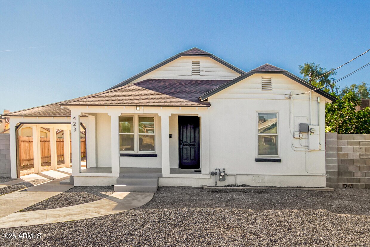 Primary Photo - 423 E Crescent Ave