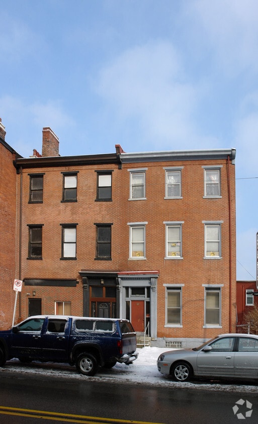 Building Photo - 607 E Carson St