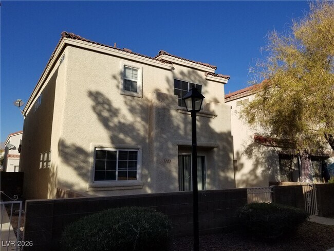 Foto del edificio - 3123 Inlet Bay Ave