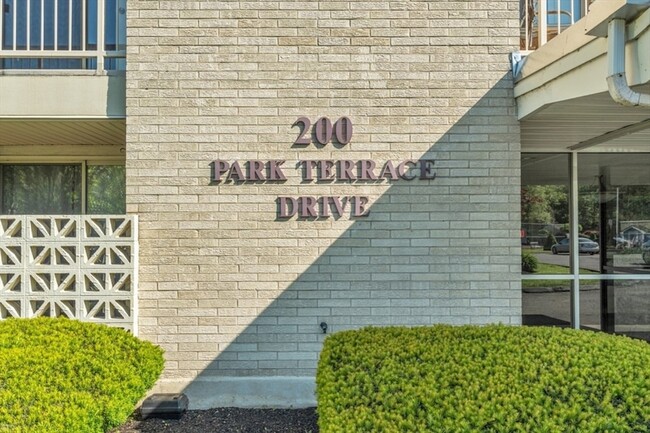 Foto del edificio - 200 Park Terrace Dr