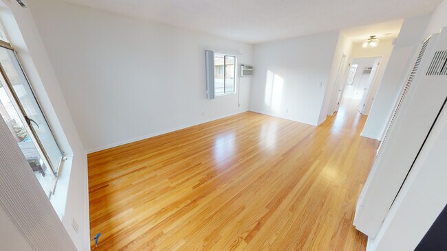 Building Photo - 4313 Cedros Ave