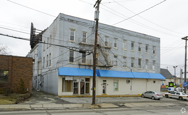 Building Photo - Tyler Dale Village