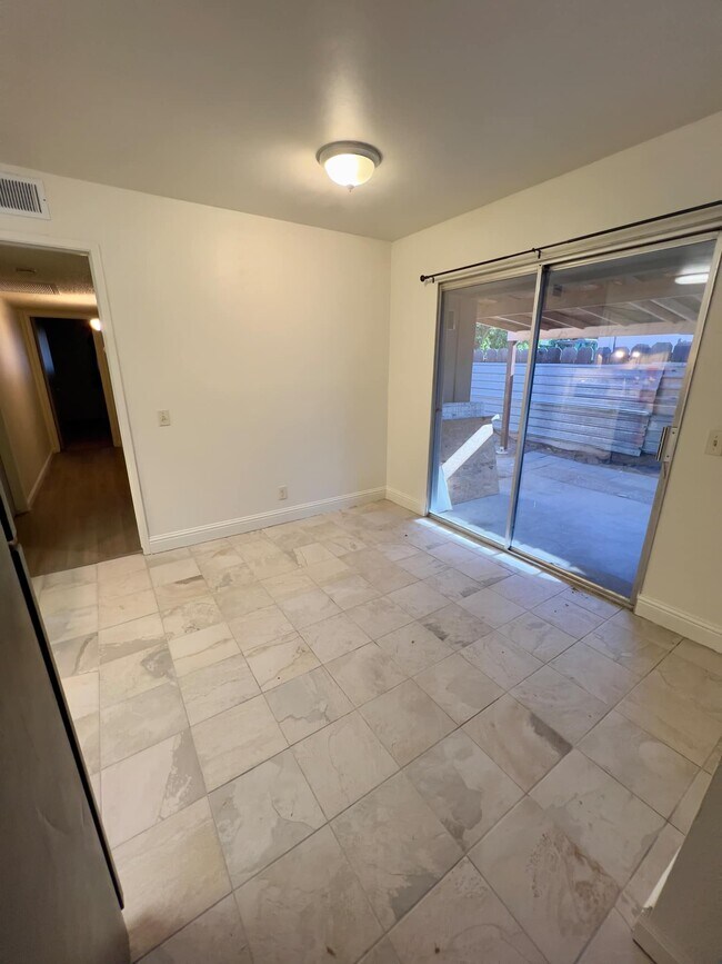 Foto del edificio - 4884 E Vassar Ave